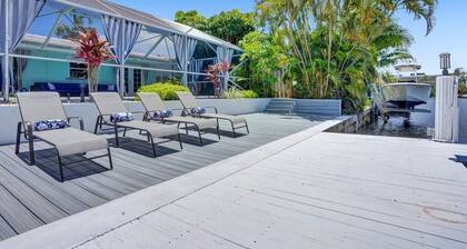 Heated Pool-Waterfront 4BD Villa: Deck&BBQ