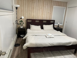 4 عدّة غرف نوم ومكواة/لوح كي وواي فاي مجانًا وملاءات أسرّة