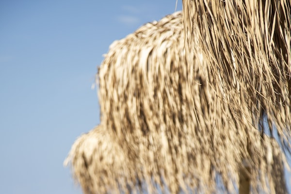 Pantai persendirian berhampiran, kerusi lepak pantai, payung