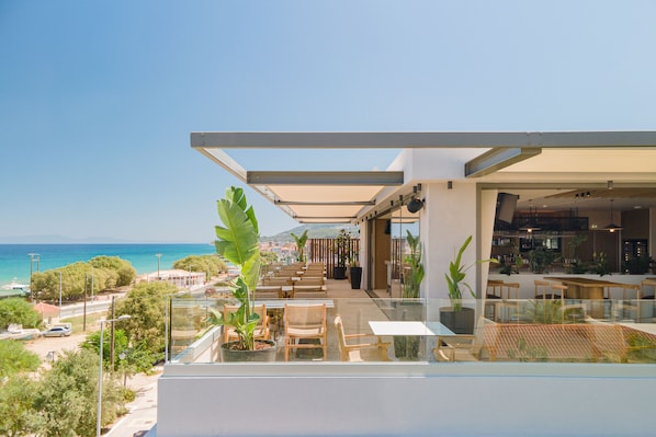 2 restaurants, breakfast, lunch served; local and international cuisine 