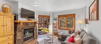 Red Hawk Lodge #2213 by Summit County Mountain Retreats