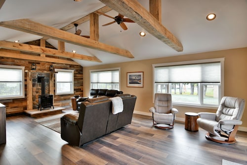 Hayward - 5 Bedroom, sleeps 10