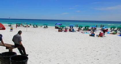 âBeachside in Destin! Path 2 Beach~Pool~3BR St. Martin Beachwalk Villas 423đ
