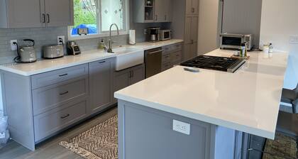 Ojai Vallerio Cottage: Peaceful Ojai Retreat with lovely grounds and garden