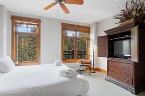 Apartment (1 Bedroom) | Exterior - Lone Eagle #3017 by Summit County Mountain Retreats (Keystone)
