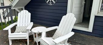 Swordfish Suite - Dog Retreat …Dog Friendly House- 2 blocks from Lake! 