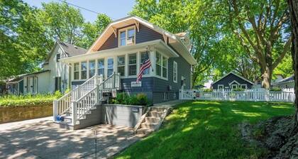 Swordfish Suite - Dog Retreat …Dog Friendly House- 2 blocks from Lake!