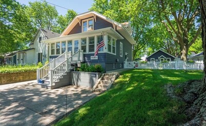 Swordfish Suite - Dog Retreat …Dog Friendly House- 2 blocks from Lake!