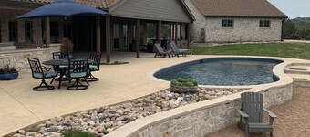 Quiet, country getaway with pool, hot tub and sauna