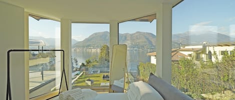 2 bedrooms, in-room safe, iron/ironing board, free WiFi
