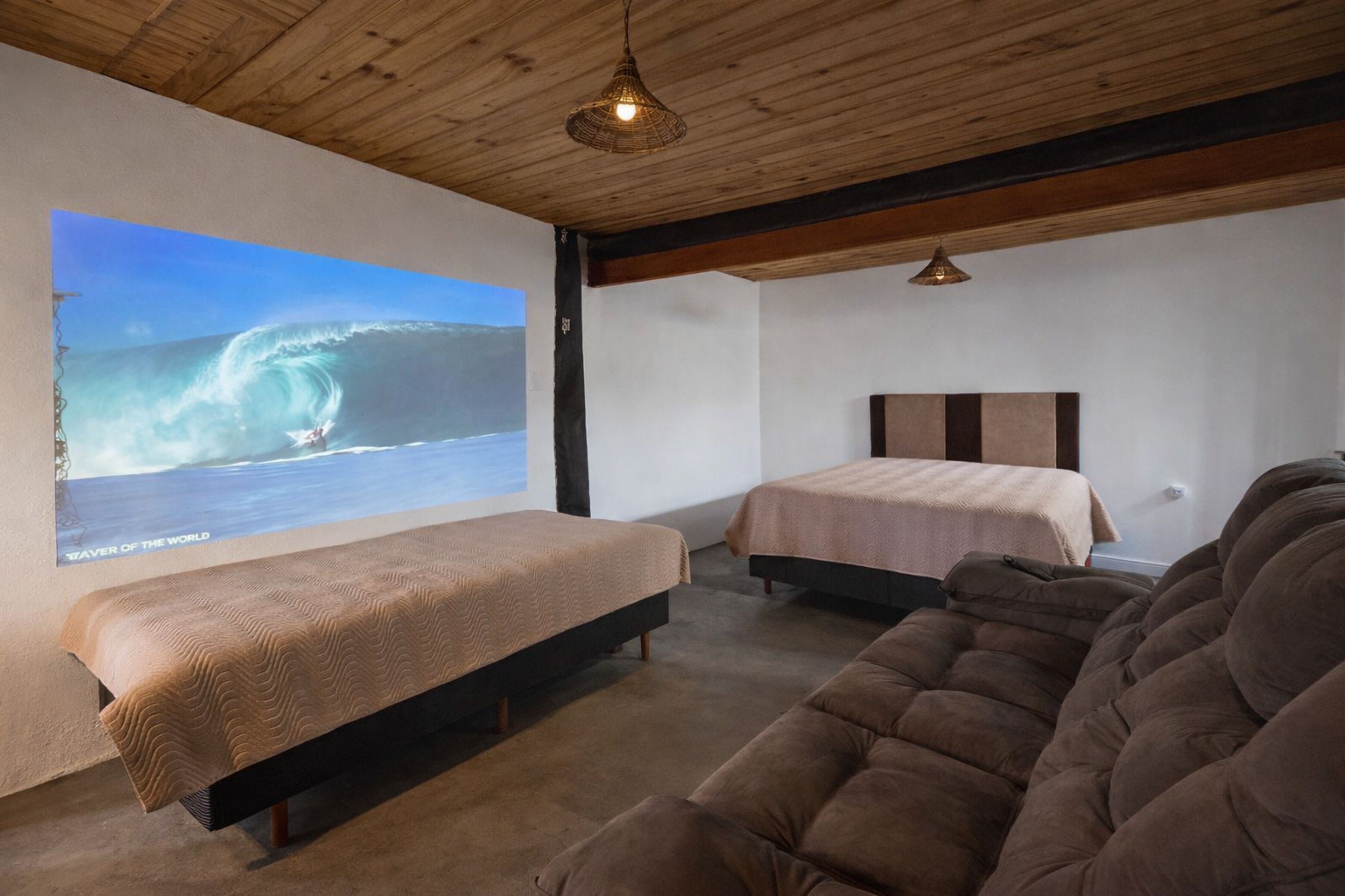 Suíte 8 - Big Room - Essência da Guarda Surf House - Com Jacuzzi Coletiva - Guarda do Embaú | 1 quarto, roupas de cama de algodão egípcio, roupas de cama premium