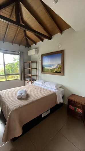 Suíte 1 - Essência da Guarda Surf House Com Jacuzzi Coletiva - Guarda do Embaú | 1 bedroom, Egyptian cotton sheets, premium bedding - Essência da Guarda Surf House (Palhoça)