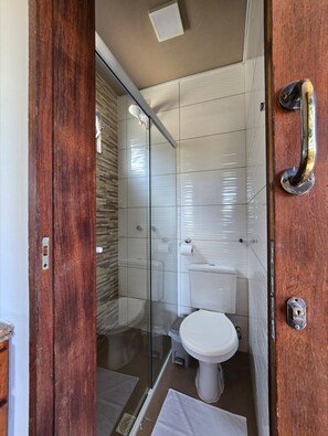 스위트 | 욕실 | 샤워 시설, 타월, 화장지