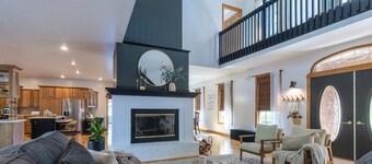 `Burning Pine Inn' Farm House in Amish country.