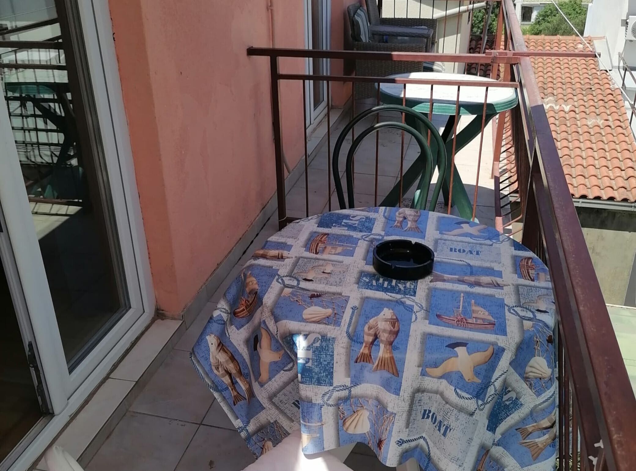 تناول الطعام بالخارج