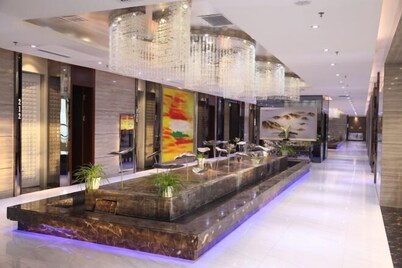 Longchang Holiday Hotel