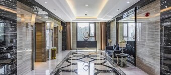 Longchang Holiday Hotel