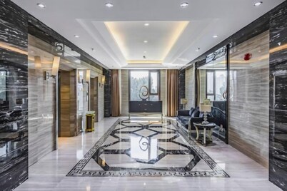 Longchang Holiday Hotel