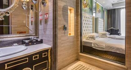 Longchang Holiday Hotel