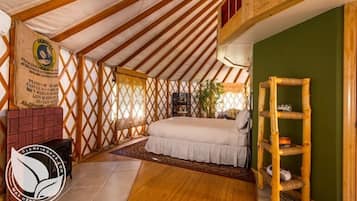 Tienda de campaña Deluxe, 2 habitaciones, baño privado, vista a la montaña | 1 habitación, sábanas de algodón egipcio y ropa de cama de alta calidad