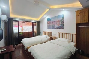 Room - A Good Year (Fenghuang)