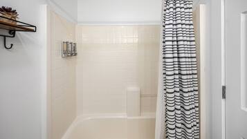 Exclusive Double Room, Ensuite, Mountain View | Bathroom