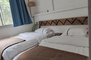 Room - Far Away Inn (Yulong)
