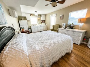 1 bedroom, iron/ironing board, WiFi, bed sheets - Hatteras Village Private Studio **Southside** 2 (Hatteras)