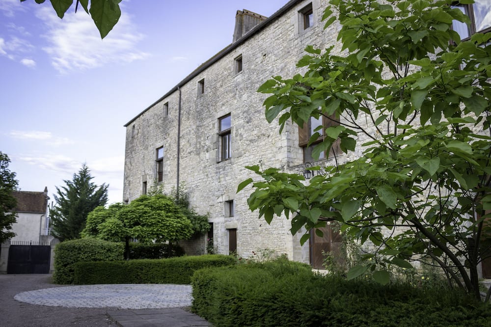 LA MAISON ROYALE