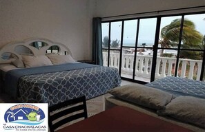 4 bedrooms, WiFi, bed sheets - LARGE HOUSE WITH PRIVATE POOL VERY CLOSE TO THE BEACH (Playa de Chachalacas)