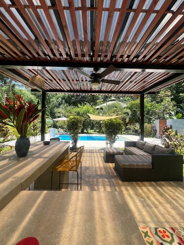 Bungalow style house, 5 min from the beach and close to Corcovado National Park.