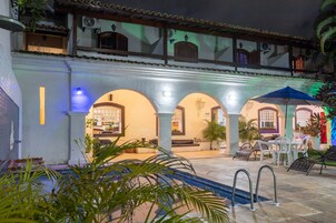 Fachada de la propiedad