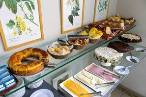 Petit déjeuner buffet compris tous les jours