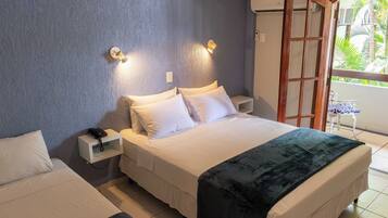 Minibar, wifi gratis y ropa de cama