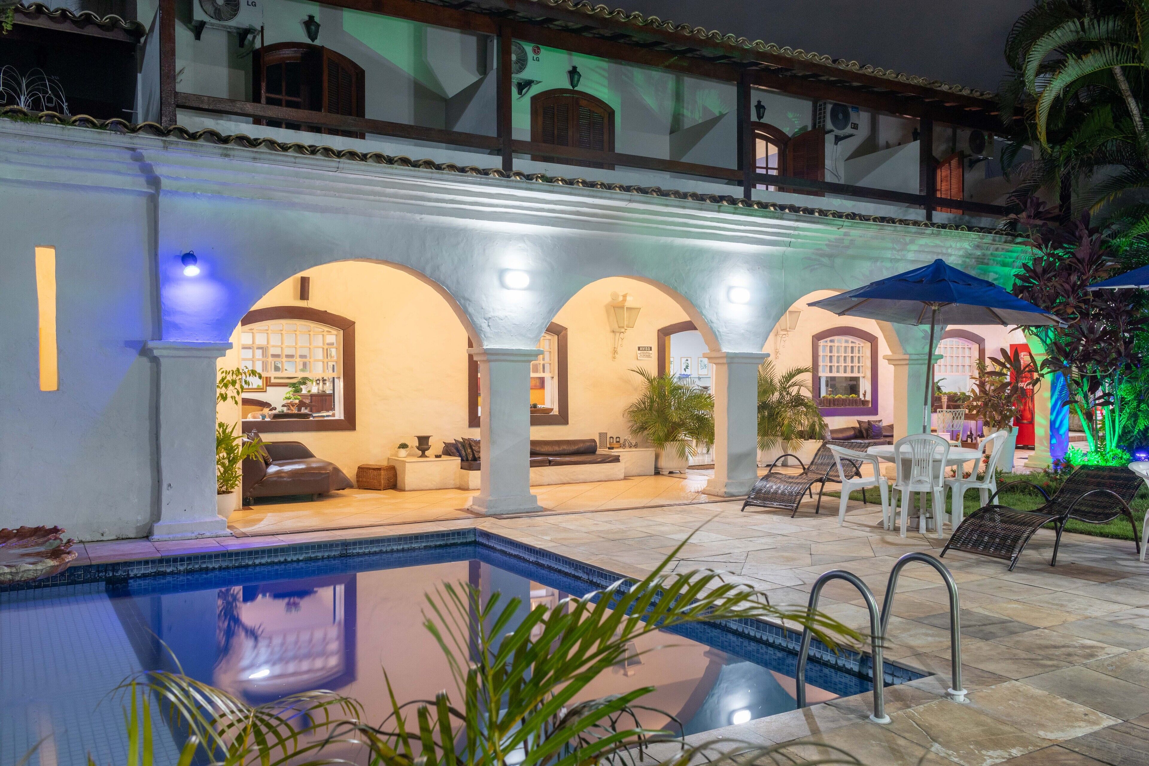 2 piscinas al aire libre