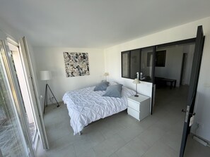 4 bedrooms, WiFi, bed sheets