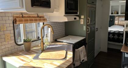 Modern Vintage Camper w/ Peaceful Private Yard