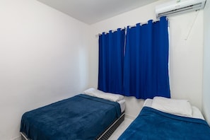 1 bedroom, desk, free WiFi, bed sheets