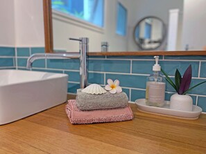 Hair dryer, towels - Salt - Relaxed Coastal Vibes, Bay Views, Dog Friendly 🐾 (East Ballina)