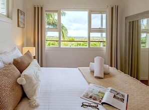 1 bedroom, iron/ironing board, WiFi, bed sheets - Salt - Relaxed Coastal Vibes, Bay Views, Dog Friendly 🐾 (East Ballina)