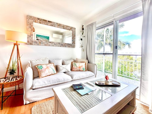 Salt - Relaxed Coastal Vibes, Bay Views, Dog Friendly 🐾