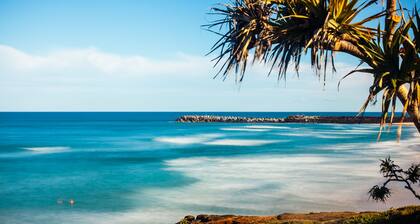 Salt - Relaxed Coastal Vibes, Bay Views, Dog Friendly 🐾