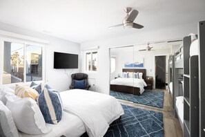 3 bedrooms, iron/ironing board, free WiFi, bed sheets - Luxury Oceanfront, Two-Level Condo with Stunning View, Decks, Fast WiFi & Fireplace! (San Diego)