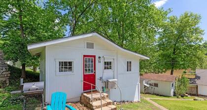 Historic Water's Edge Cottage 10