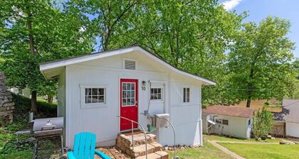 Historic Water's Edge Cottage 10