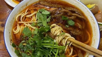 الطعام والشراب