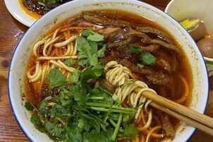 Alimentos y bebidas