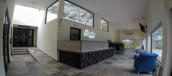 洛斯班布斯飯店