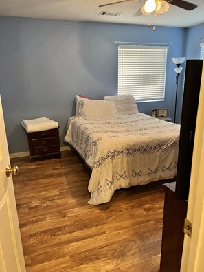 3 bedrooms, free WiFi, bed sheets