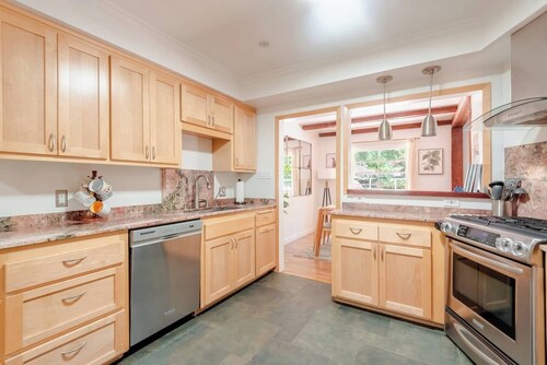 Villa Reforma - Newly Designed 4BR House with Pool & Garden in Los Angeles